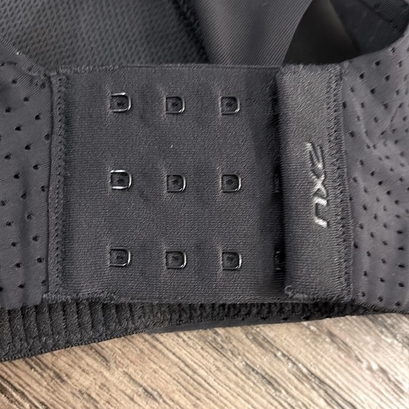 ❌SOLD OUT❌ NWT [2xu] Perform Medium Impact Racerback Sports Bra Women’s XS - Picture 8 of 14